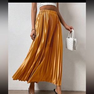 (SOLD)Pleated Skirt